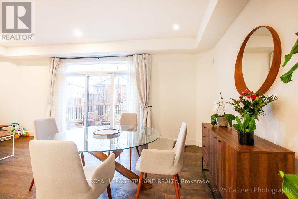 Photo 21 of 50 for 949 Deveron Crescent