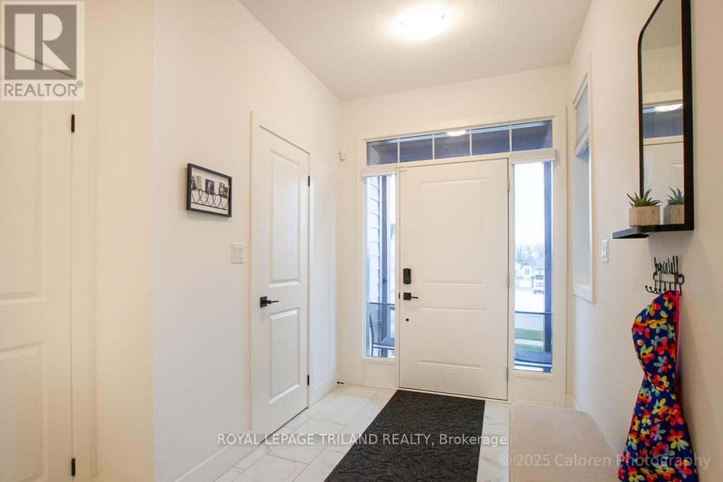 Photo 8 of 50 for 949 Deveron Crescent