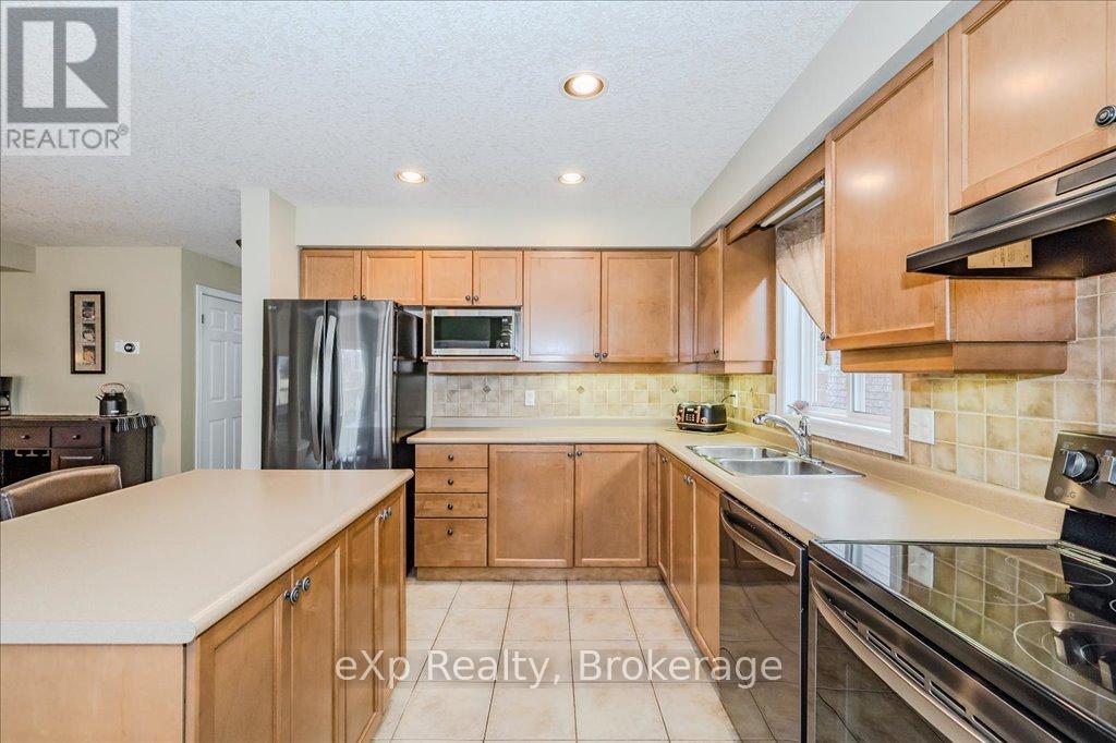 82 Lynch Circle, Guelph, Ontario  N1L 1S1 - Photo 11 - X12065502