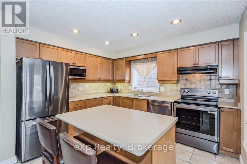 82 Lynch Circle, Guelph, Ontario  N1L 1S1 - Photo 14 - X12065502