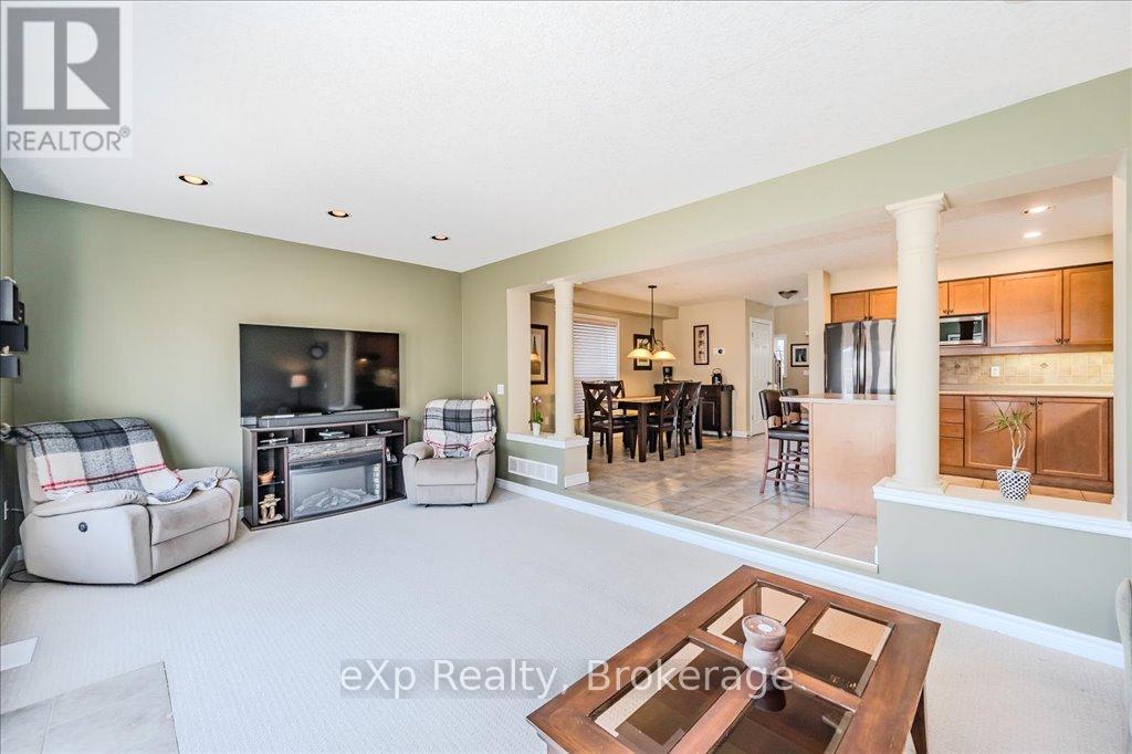 82 Lynch Circle, Guelph, Ontario  N1L 1S1 - Photo 16 - X12065502