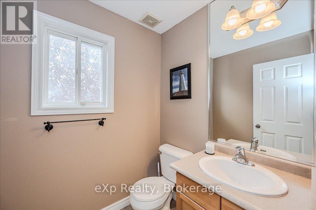 82 Lynch Circle, Guelph, Ontario  N1L 1S1 - Photo 21 - X12065502