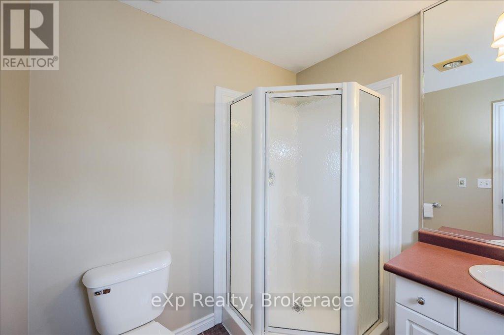 82 Lynch Circle, Guelph, Ontario  N1L 1S1 - Photo 27 - X12065502