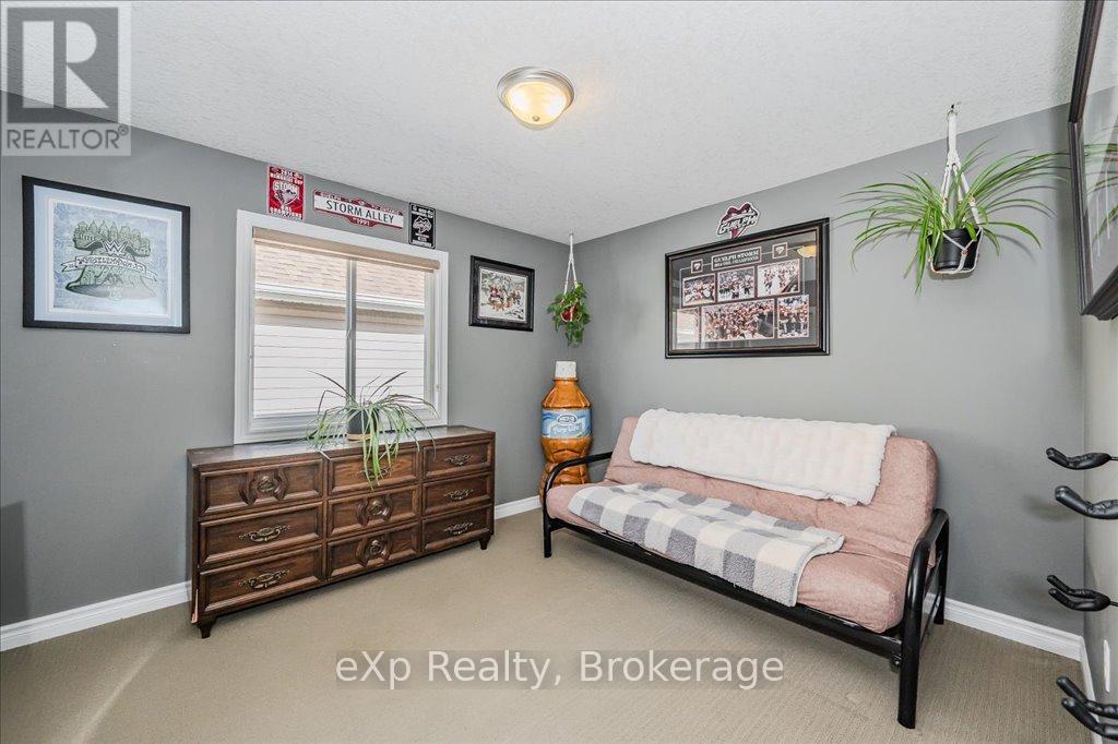 82 Lynch Circle, Guelph, Ontario  N1L 1S1 - Photo 28 - X12065502