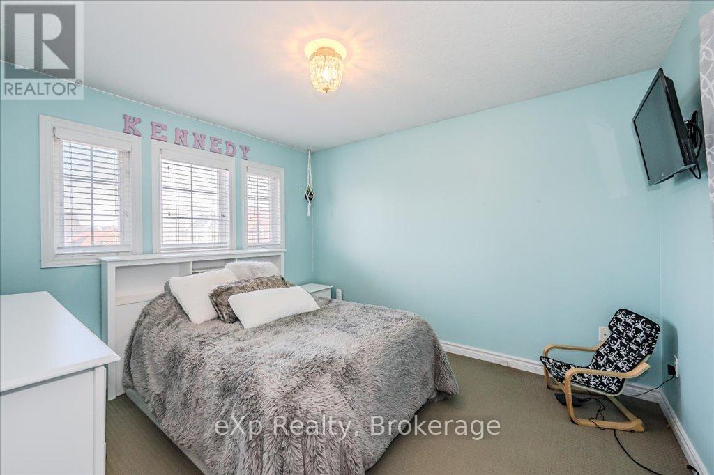 82 Lynch Circle, Guelph, Ontario  N1L 1S1 - Photo 30 - X12065502