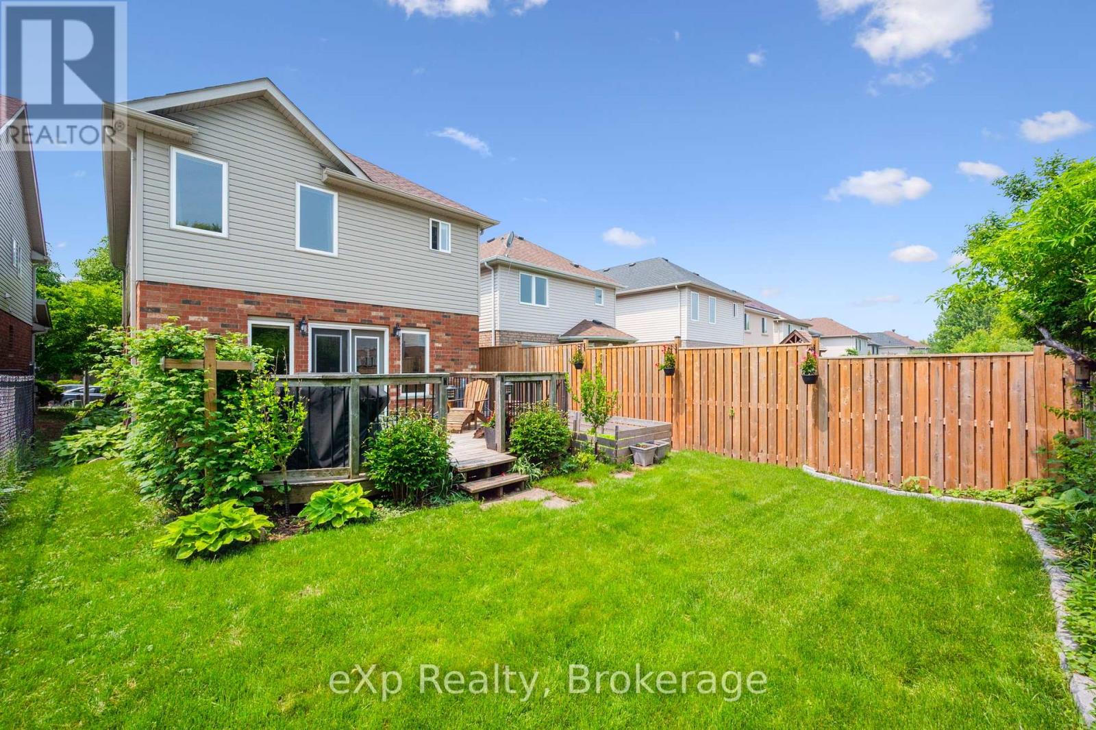 82 Lynch Circle, Guelph, Ontario  N1L 1S1 - Photo 36 - X12065502