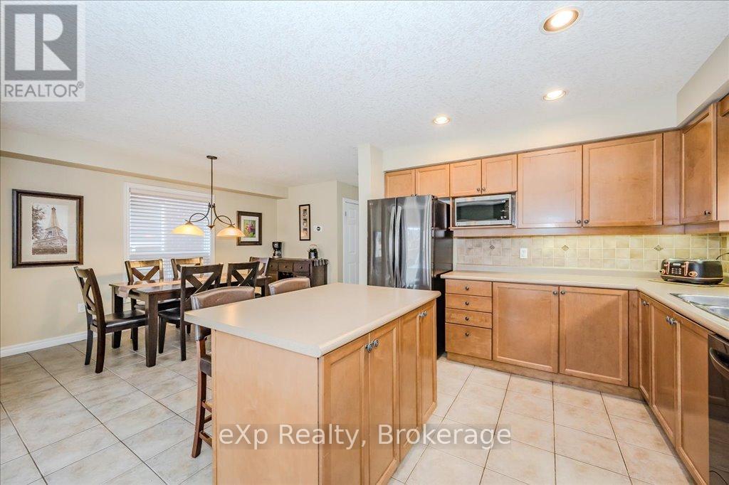 82 Lynch Circle, Guelph, Ontario  N1L 1S1 - Photo 9 - X12065502