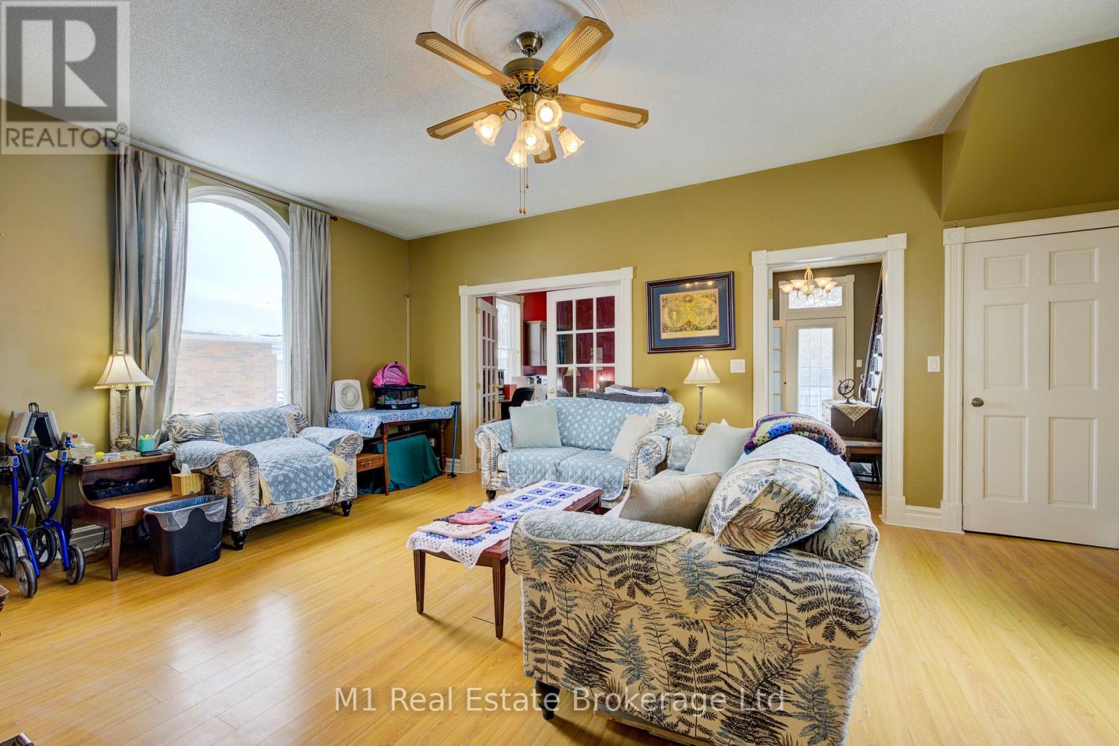 541 9th Street, Hanover, Ontario  N4N 1M3 - Photo 17 - X12065513