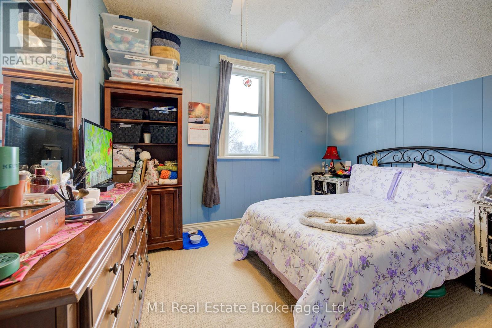 541 9th Street, Hanover, Ontario  N4N 1M3 - Photo 22 - X12065513