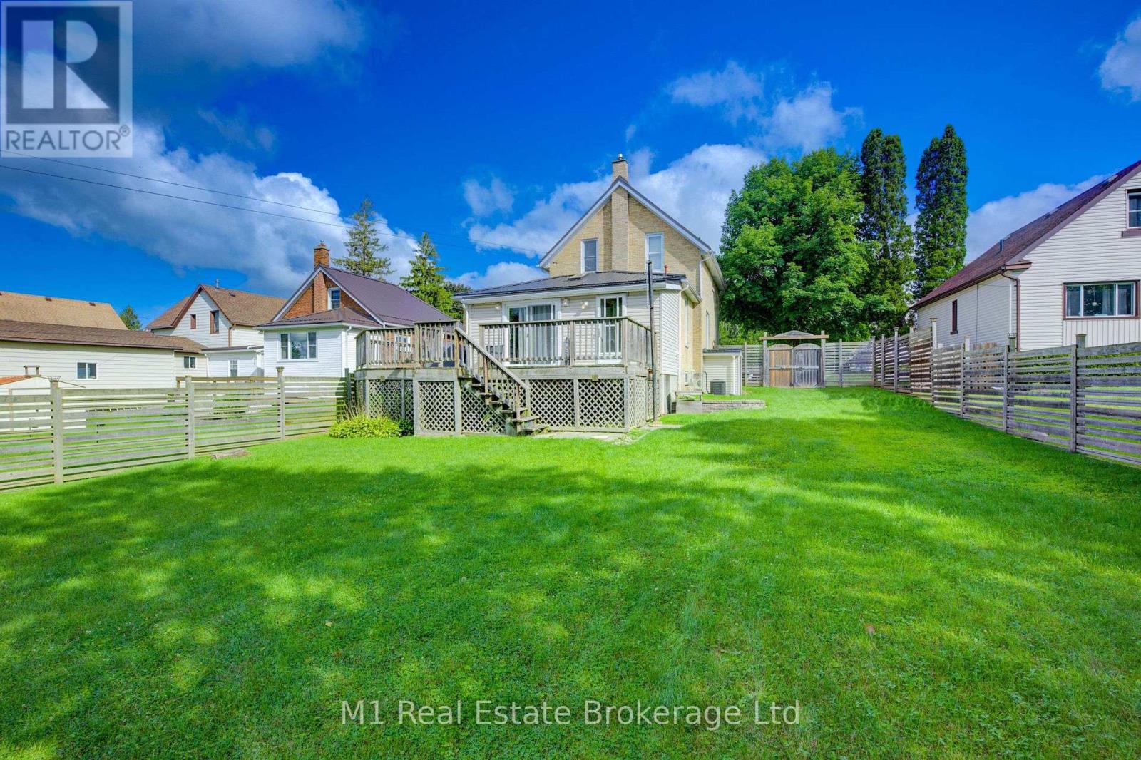541 9th Street, Hanover, Ontario  N4N 1M3 - Photo 27 - X12065513