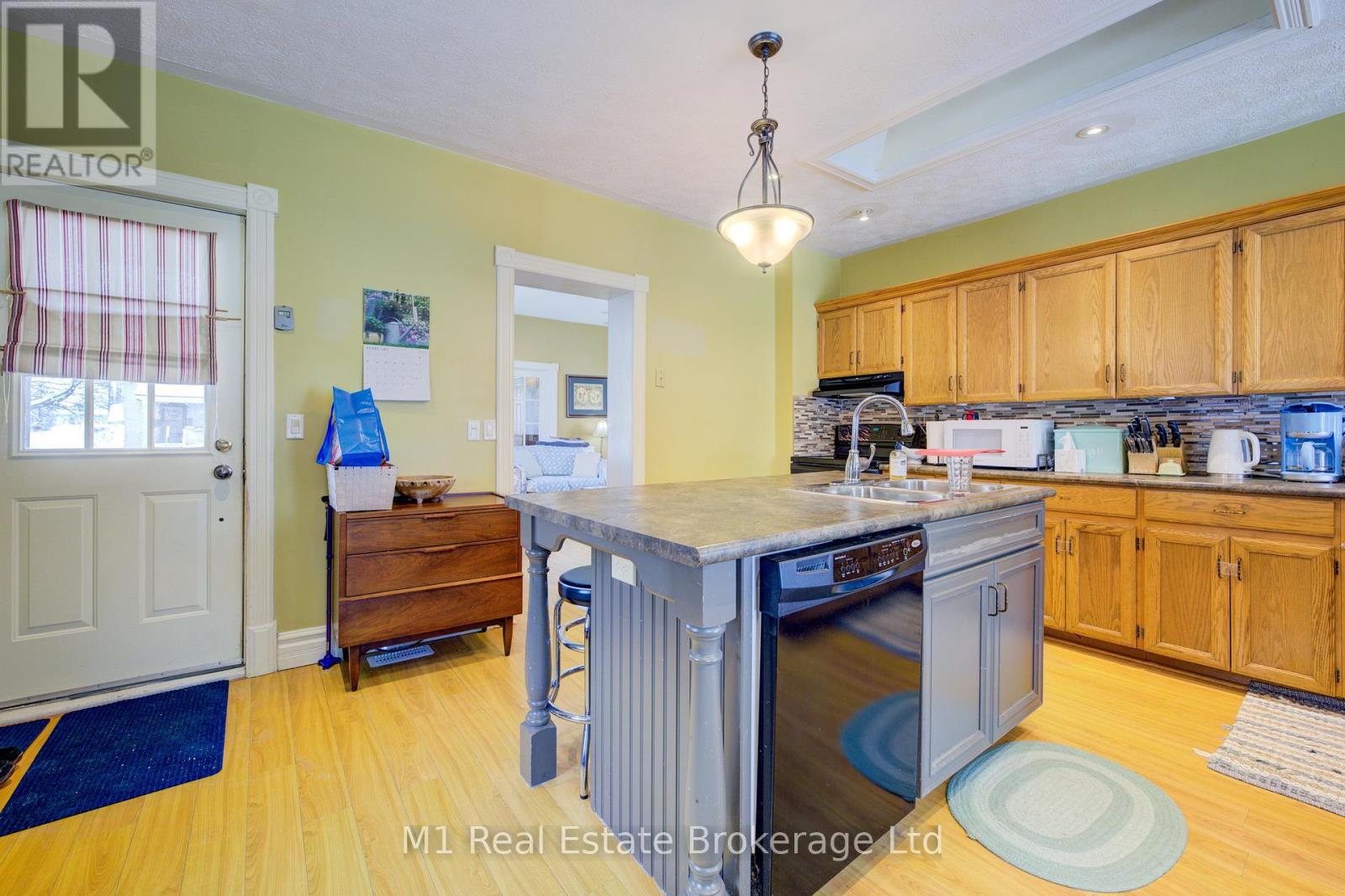 Property at 541 9TH STREET image 4