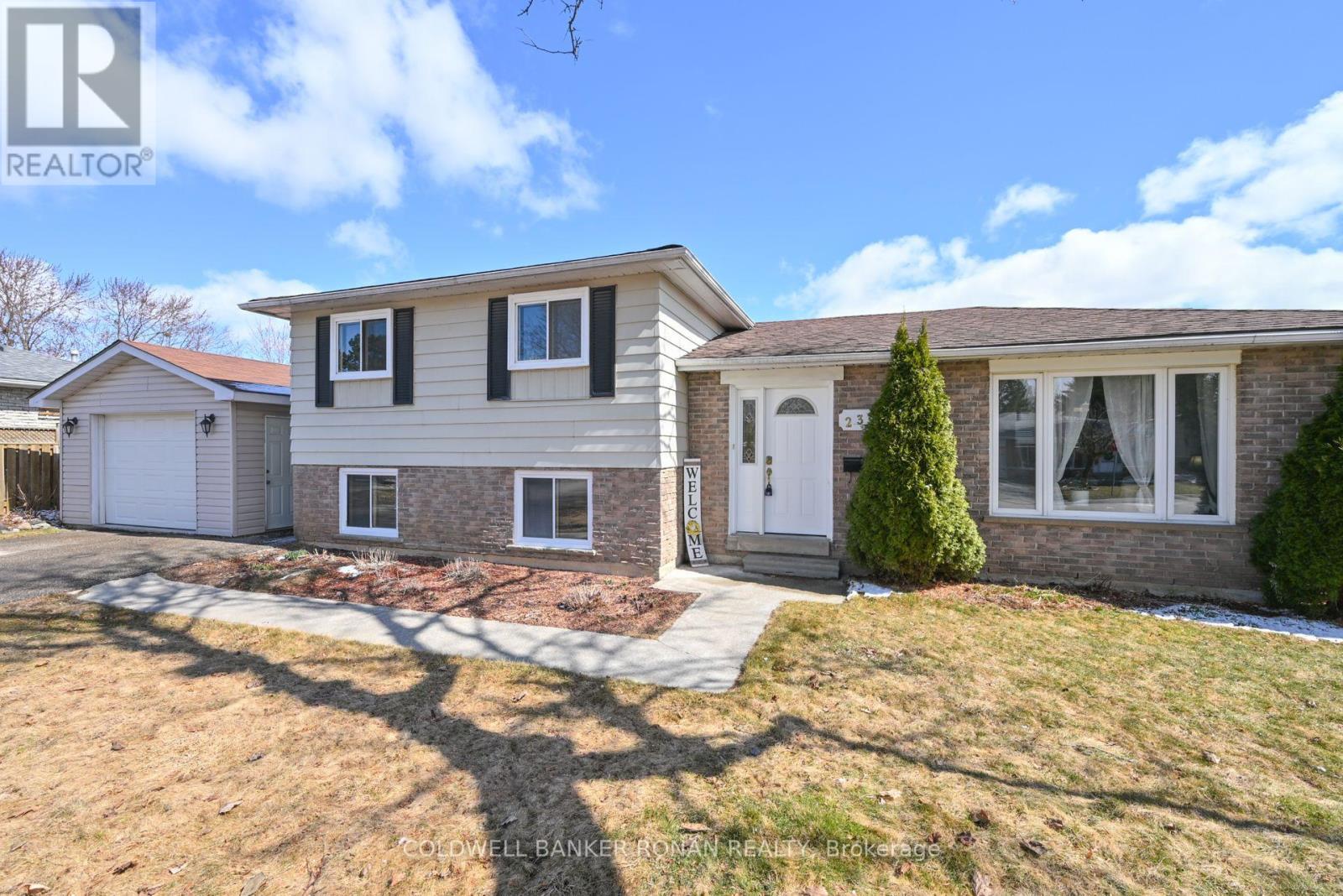 Property at 238 MACKENZIE STREET image 2