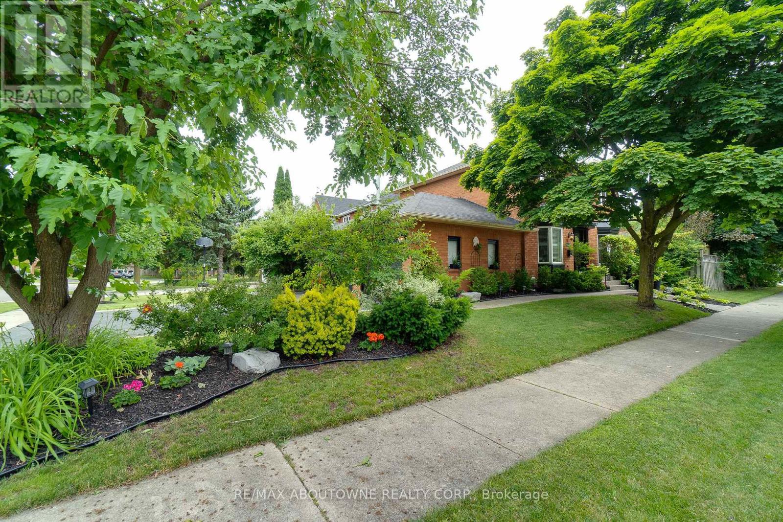 Property at 1125 GRANDEUR CRESCENT image 2
