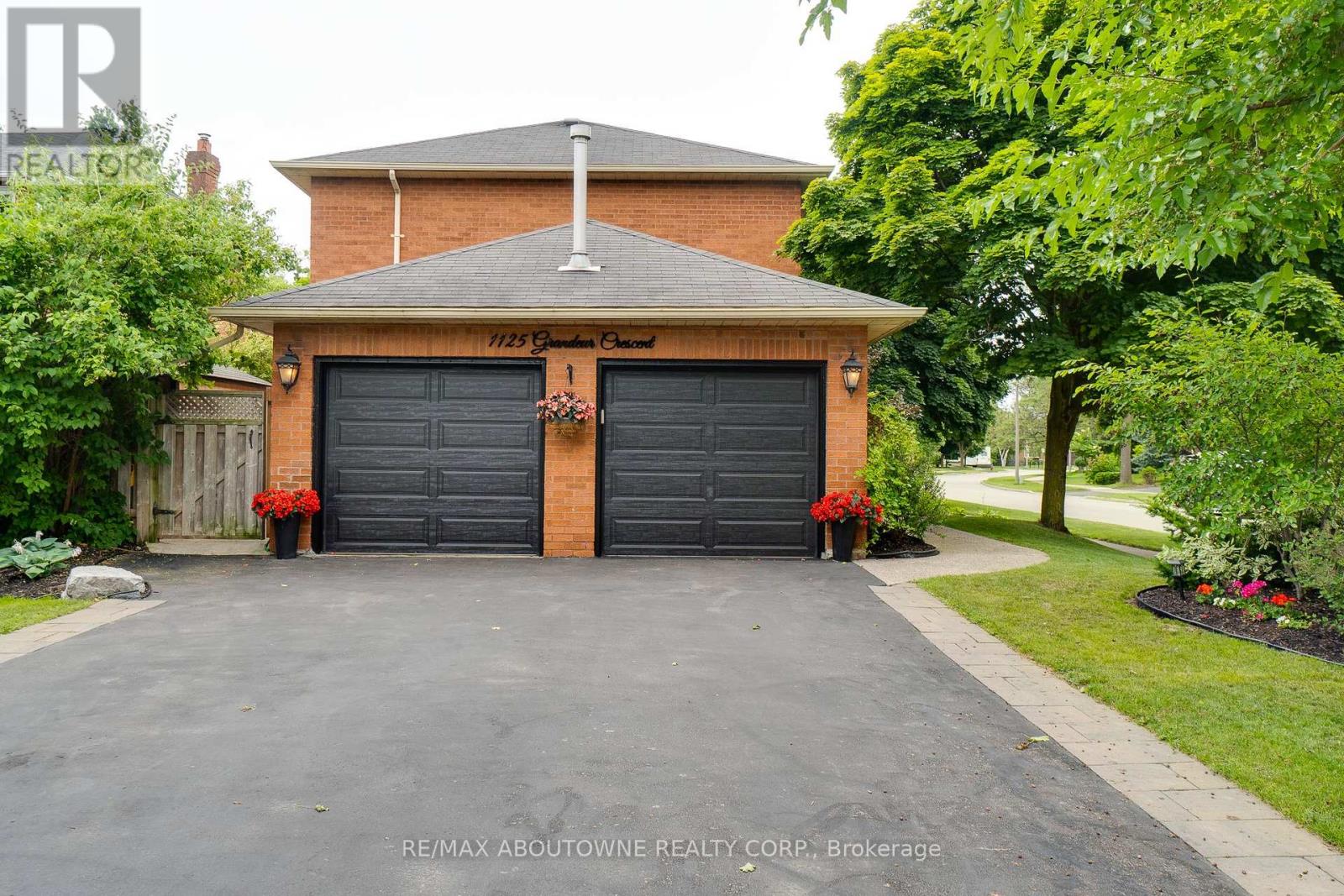 Property at 1125 GRANDEUR CRESCENT image 3