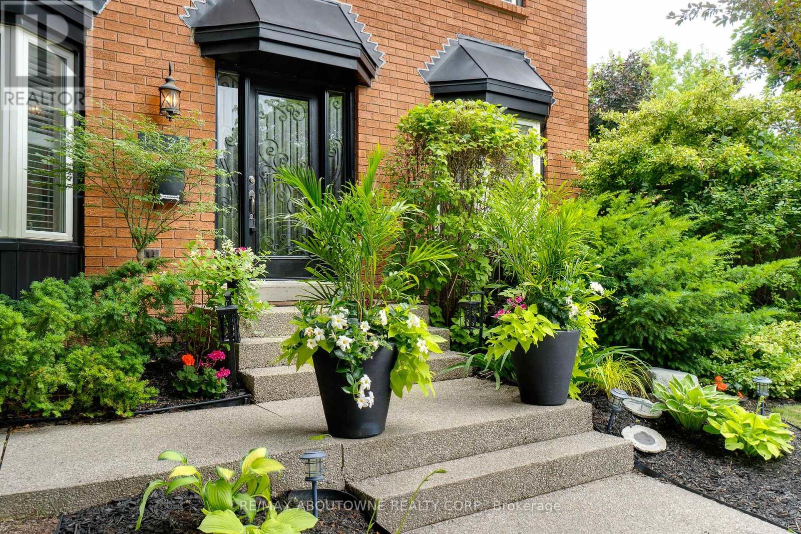 Property at 1125 GRANDEUR CRESCENT image 4