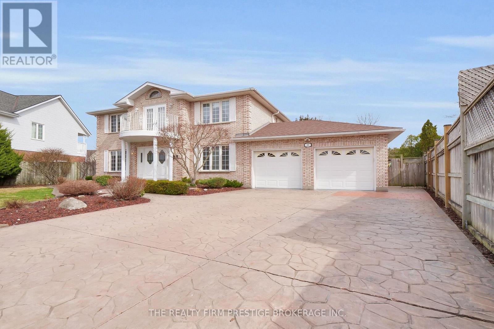 Property at 80 VIRGINIA CRESCENT image 2