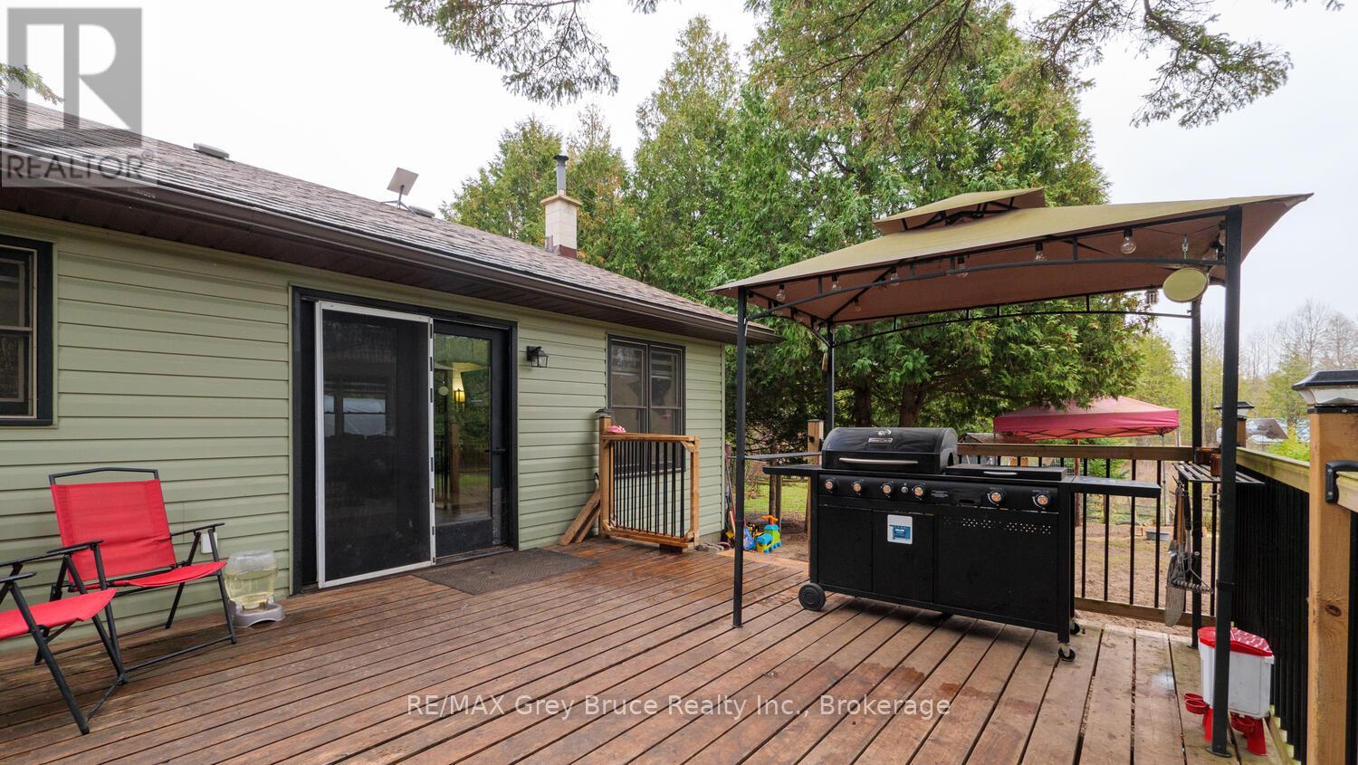 26 Mary Avenue, South Bruce Peninsula, Ontario  N0H 2T0 - Photo 23 - X12065584