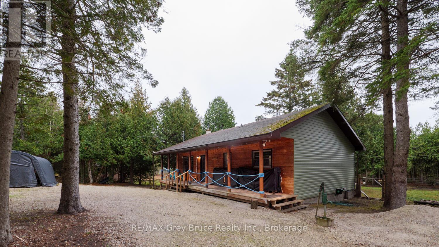 26 Mary Avenue, South Bruce Peninsula, Ontario  N0H 2T0 - Photo 32 - X12065584