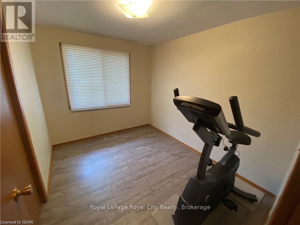 27 Kron Drive, Guelph, Ontario  N1G 3B4 - Photo 10 - X12065589