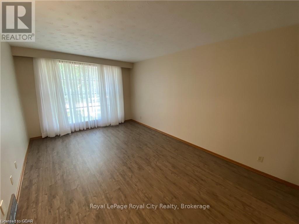 27 Kron Drive, Guelph, Ontario  N1G 3B4 - Photo 4 - X12065589