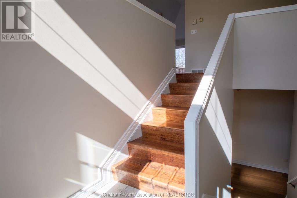 Property at 35 Windfield CRESCENT image 5