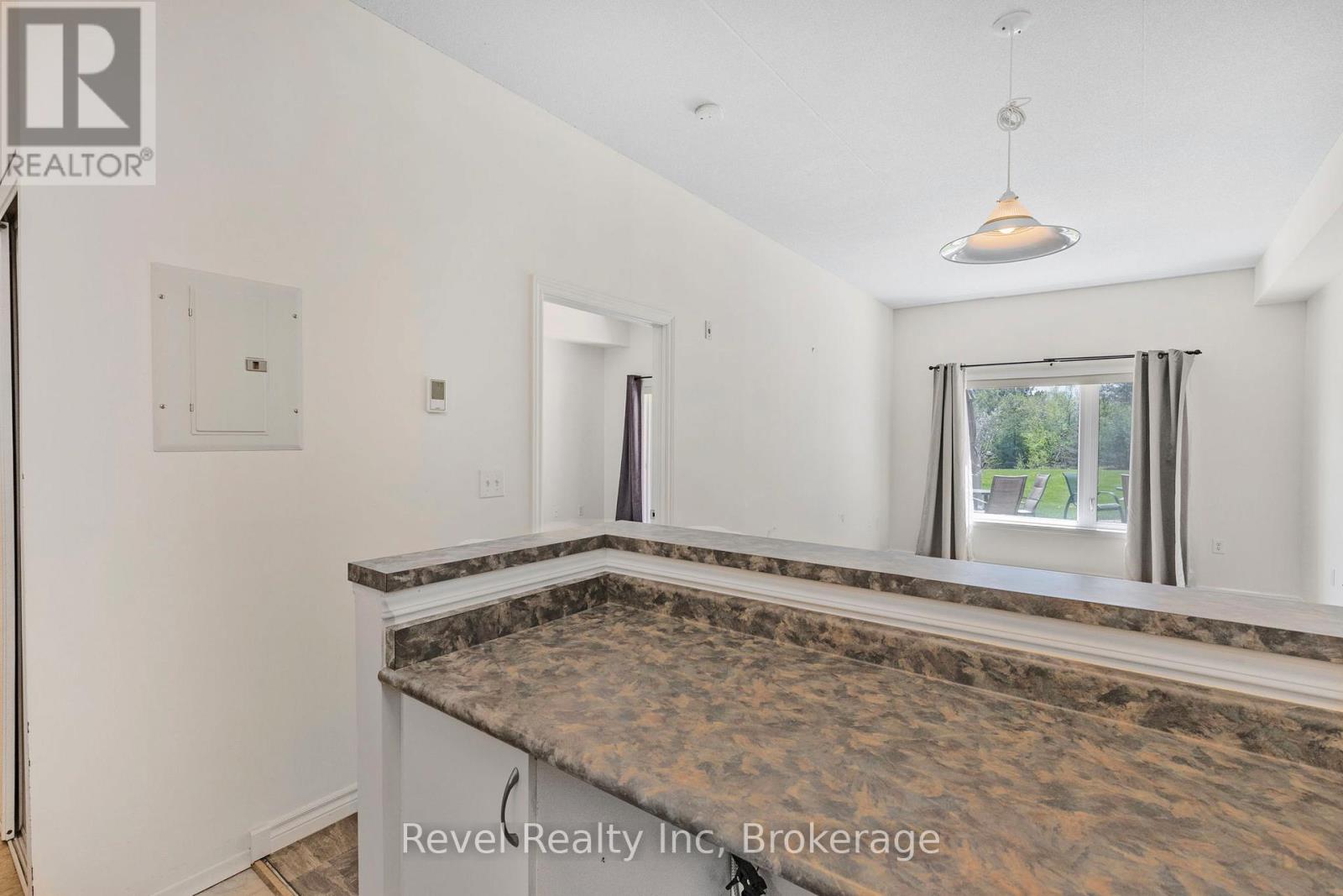 105 - 333 Lafontaine Road W, Tiny, Ontario  L9M 0H1 - Photo 11 - S12048437