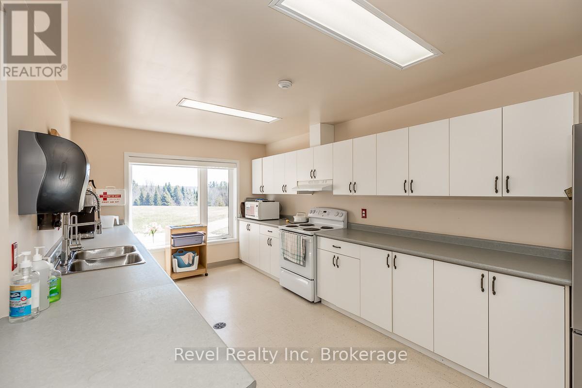 105 - 333 Lafontaine Road W, Tiny, Ontario  L9M 0H1 - Photo 33 - S12048437