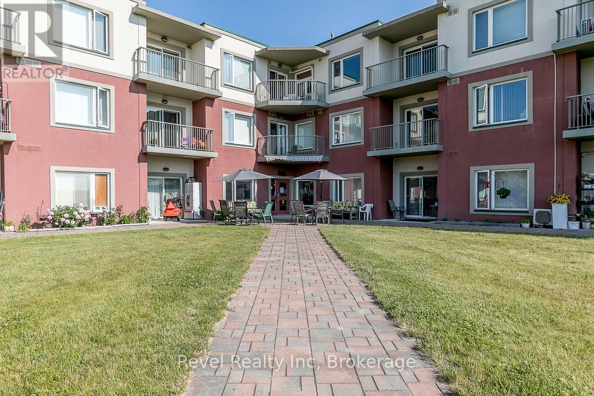 105 - 333 Lafontaine Road W, Tiny, Ontario  L9M 0H1 - Photo 8 - S12048437