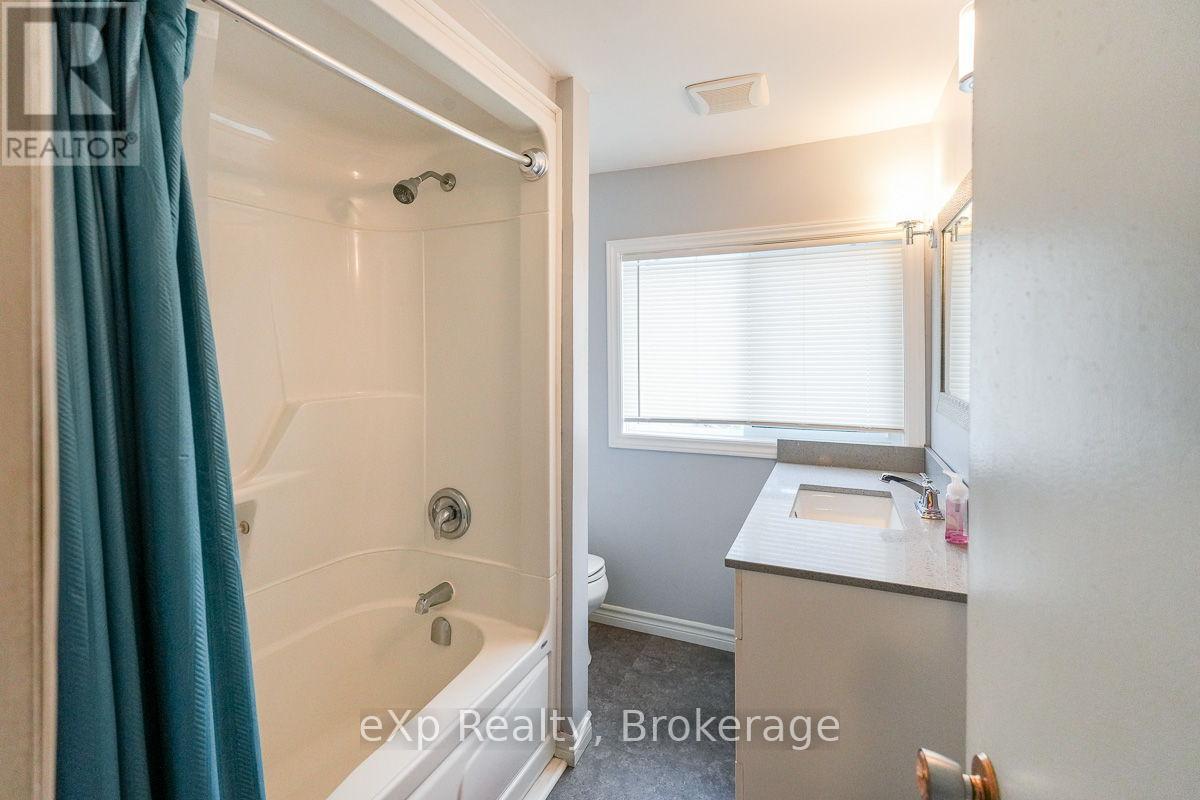 420 6th Avenue E, Owen Sound, Ontario  N4K 2T8 - Photo 21 - X12040569