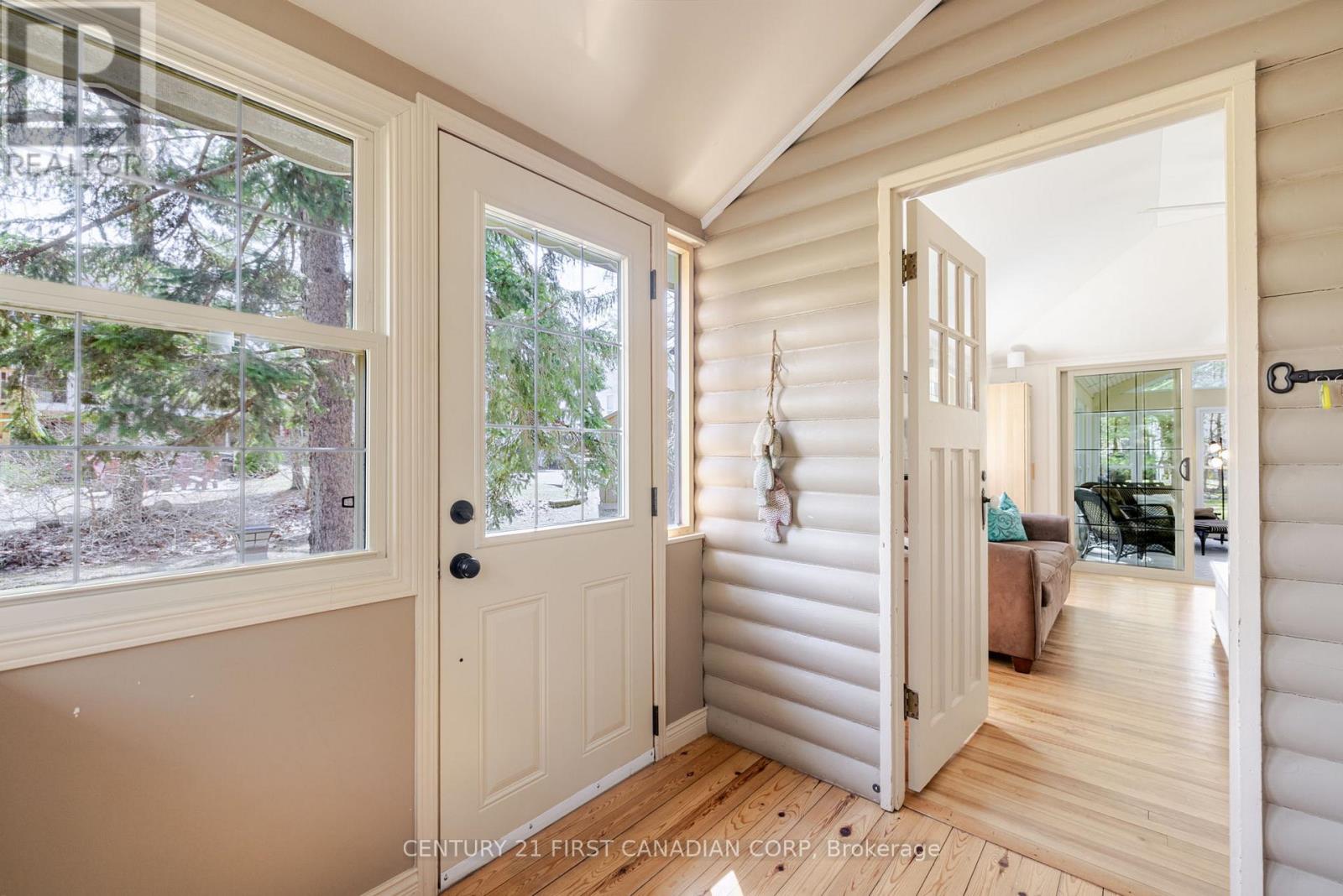 47 Heaman Crescent, Lambton Shores, Ontario  N0M 1T0 - Photo 15 - X12065423