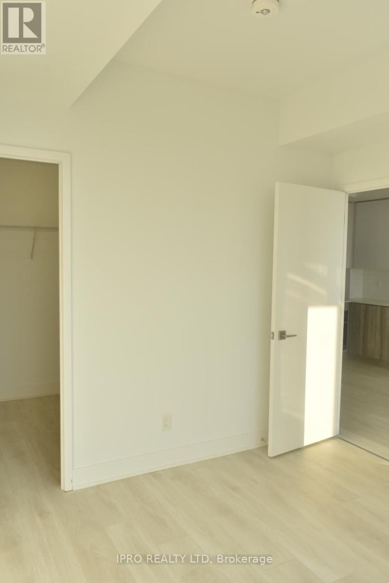 2306 - 297 Oak Walk Drive, Oakville, Ontario  L6H 3R6 - Photo 13 - W12065557