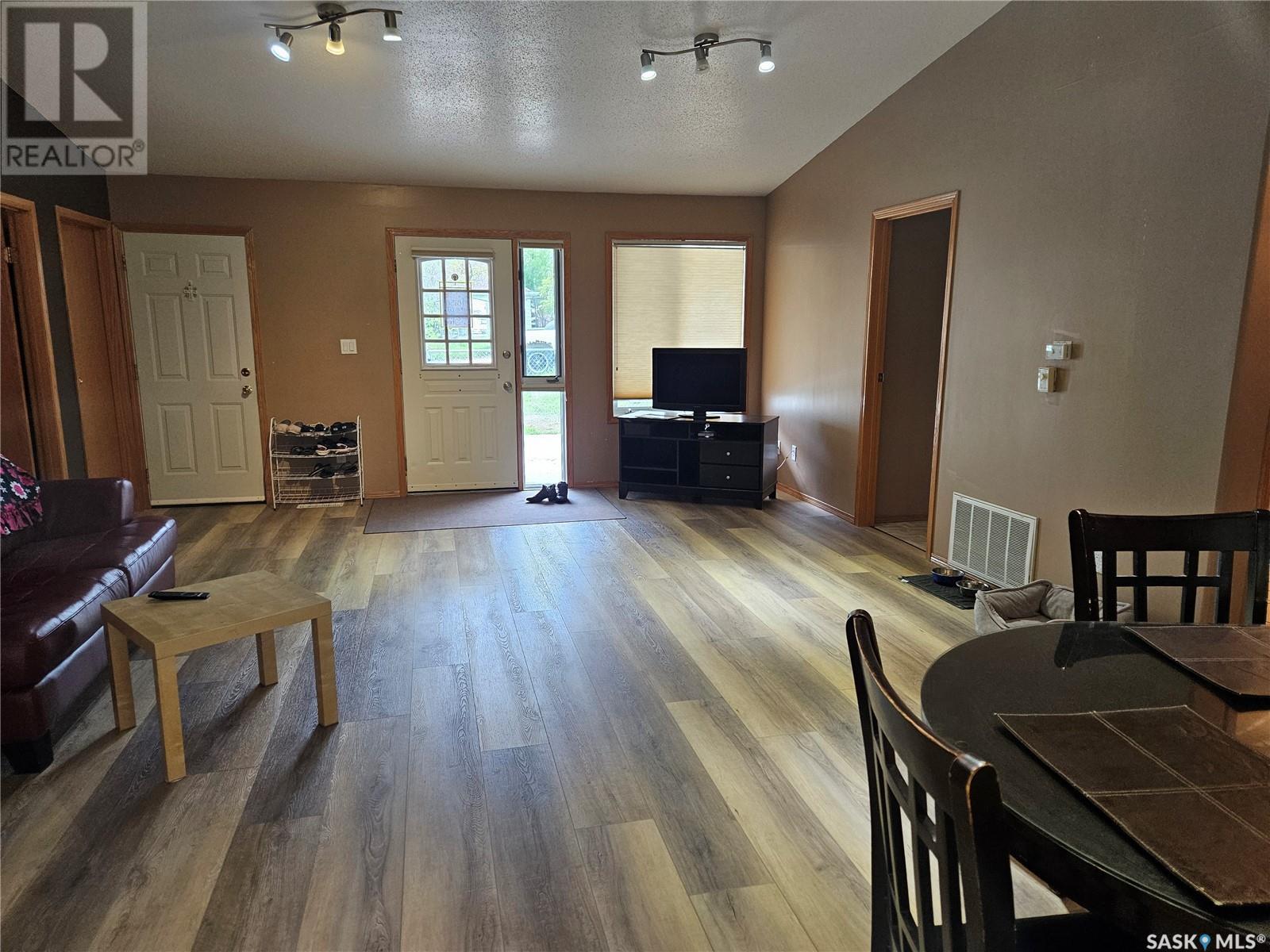420 1st Avenue Nw, Swift Current, Saskatchewan  S9H 0N4 - Photo 10 - SK001893