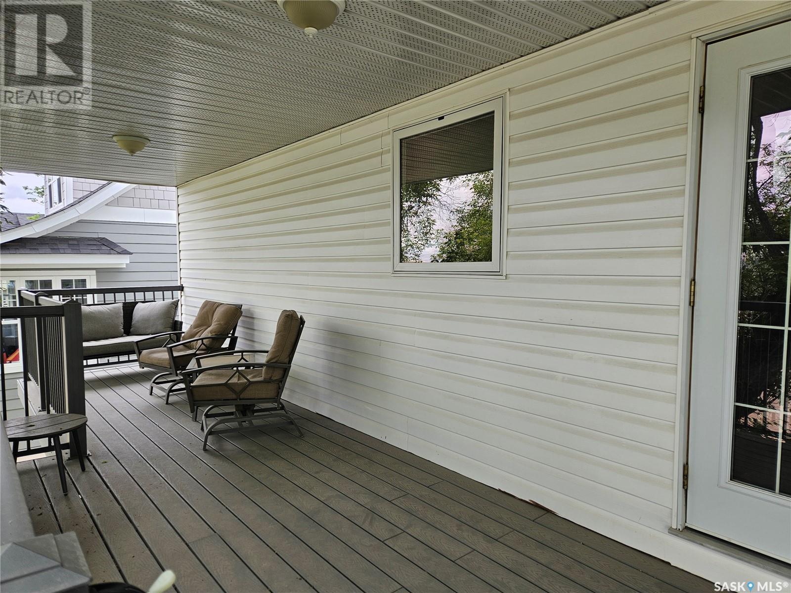 Property at 420 1st AVENUE NW image 4