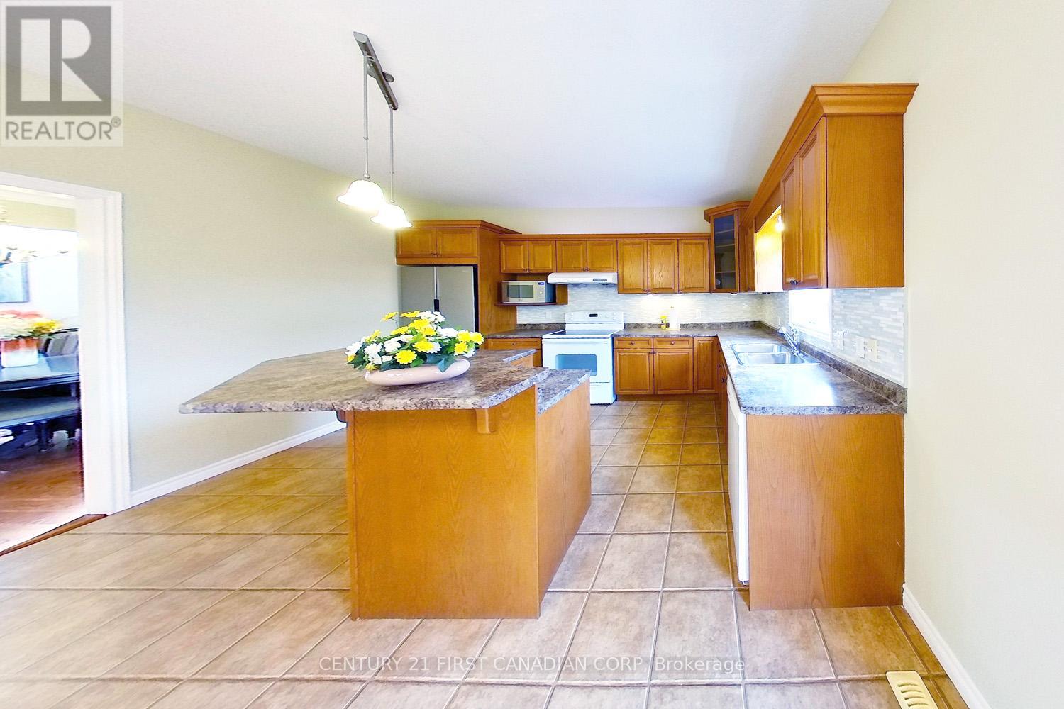 448 Cottontail Crescent, London, Ontario  N5X 4N4 - Photo 10 - X12065673
