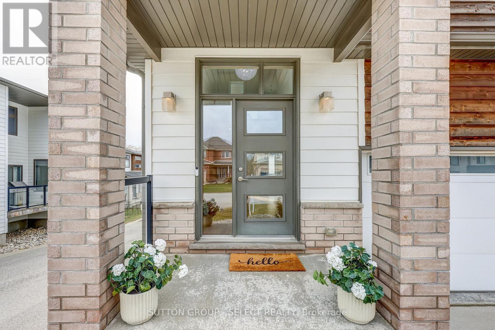 Property at 725 APRICOT DRIVE image 2