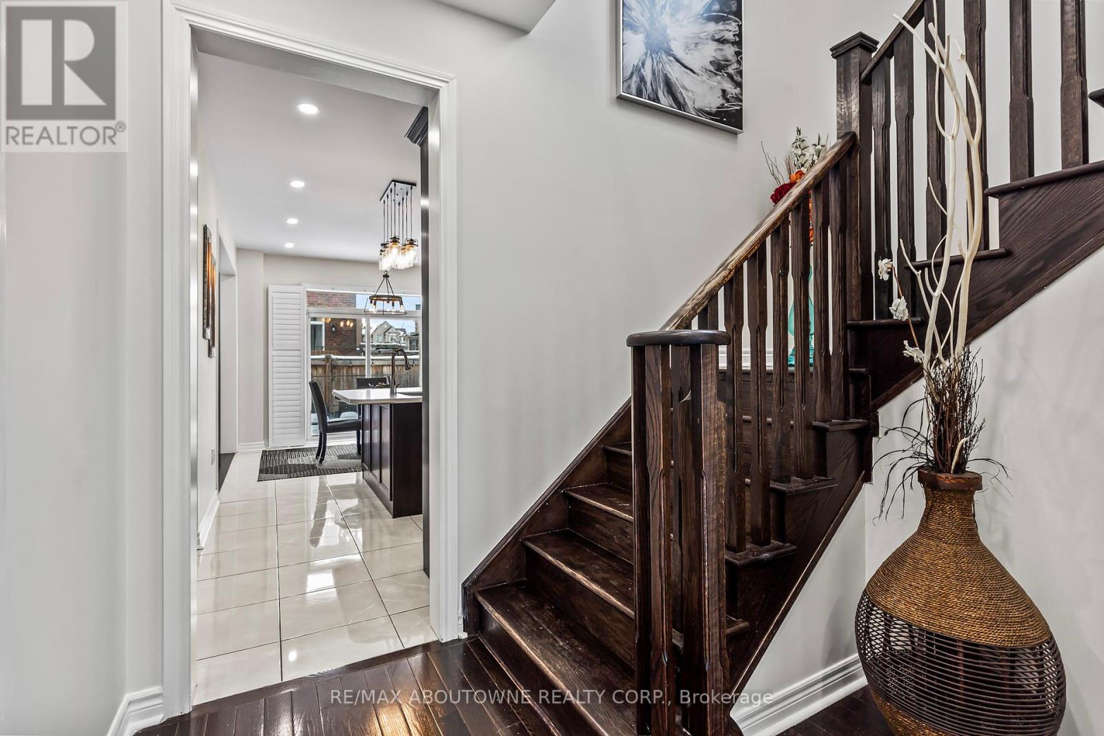 Property at 339 SIXTEEN MILE DRIVE image 4