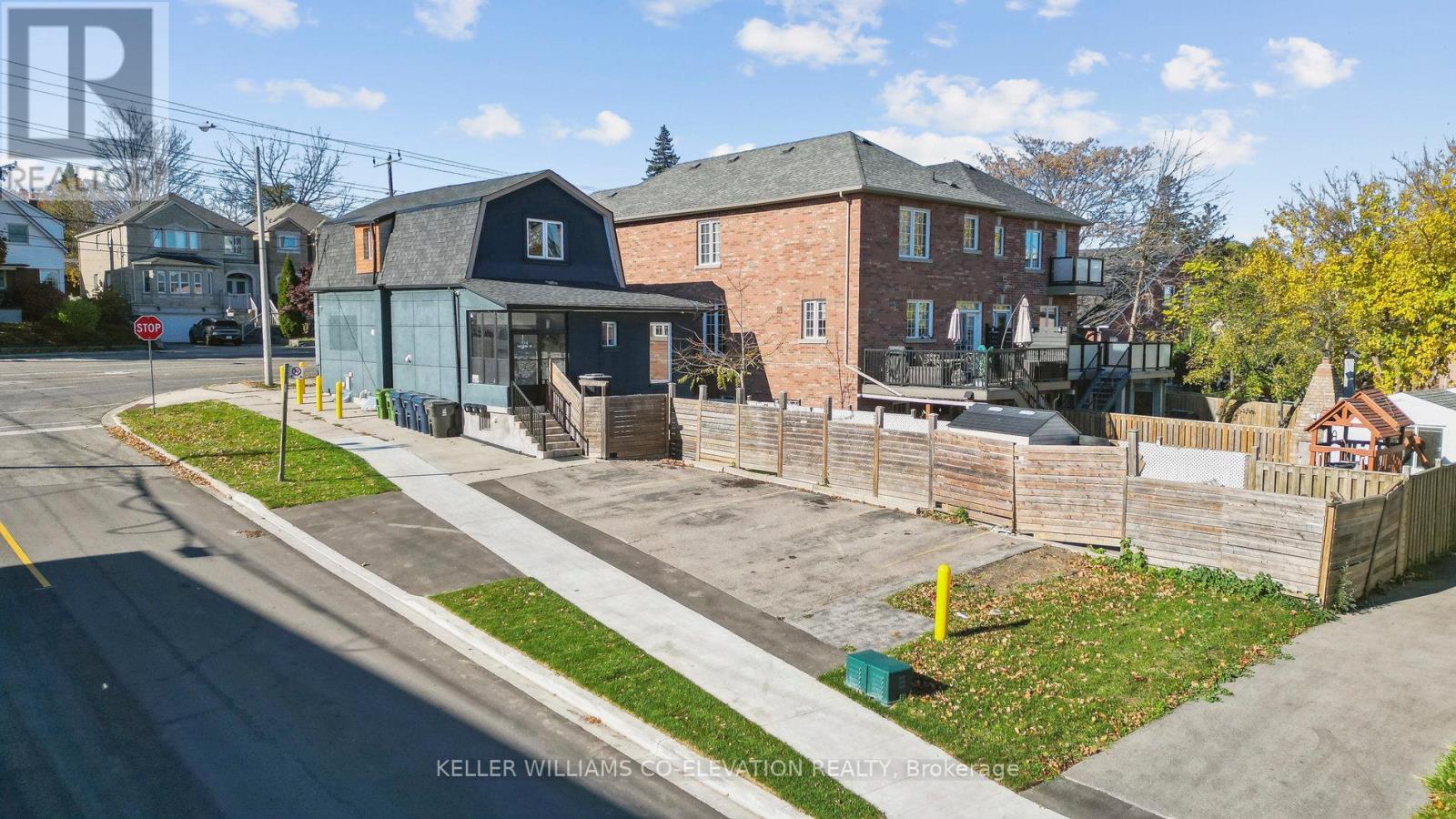 Property at 681 SCARLETT ROAD image 4