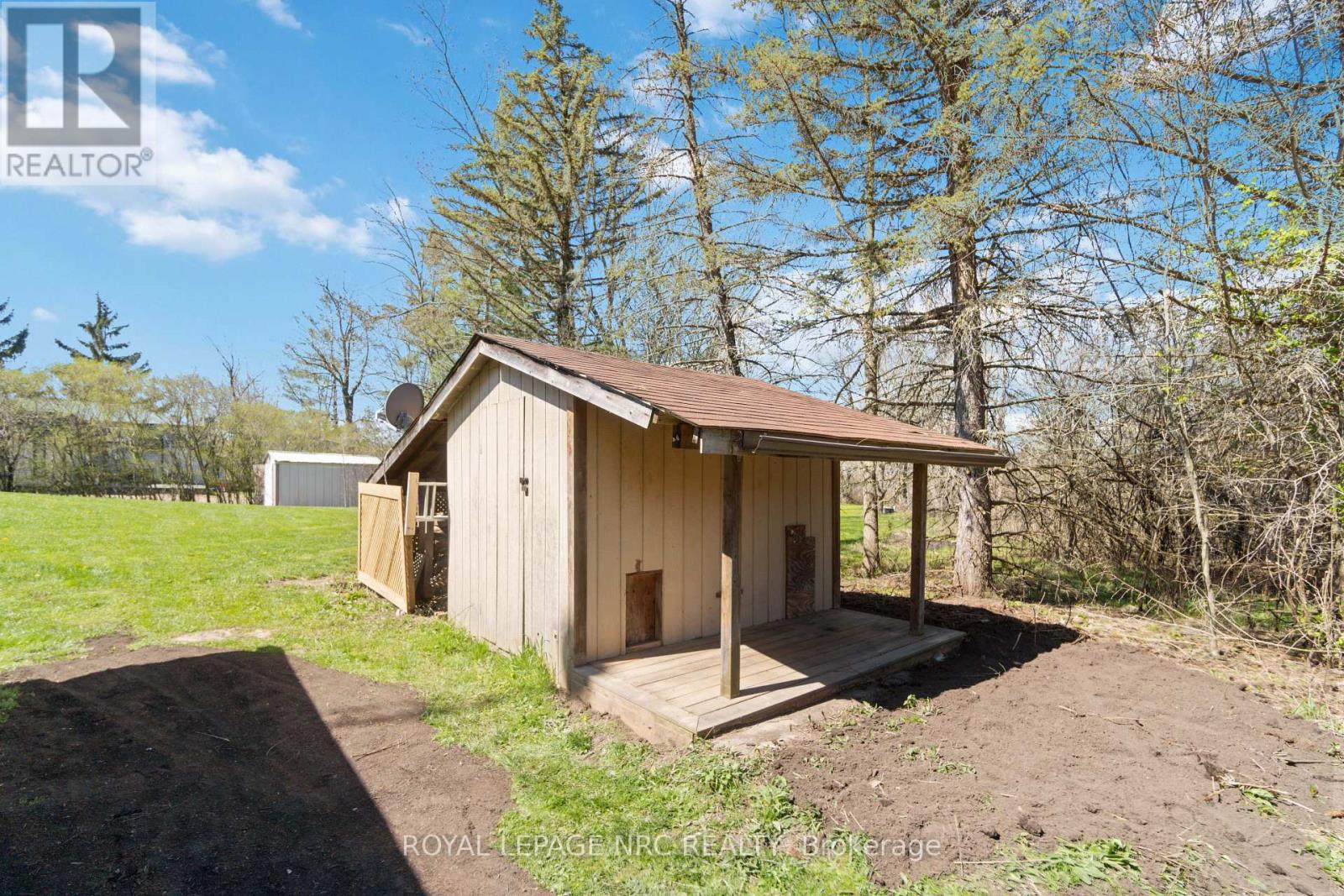 883 Ridge Rd N Road, Fort Erie (Ridgeway), Ontario  L0S 1N0 - Photo 38 - X12012213