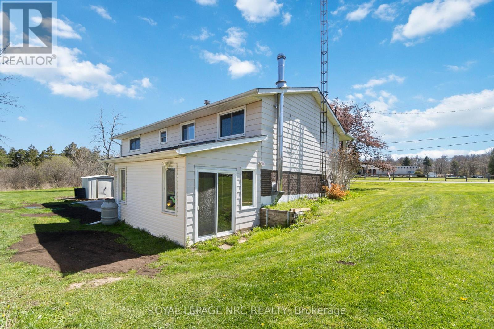 883 Ridge Rd N Road, Fort Erie (Ridgeway), Ontario  L0S 1N0 - Photo 40 - X12012213