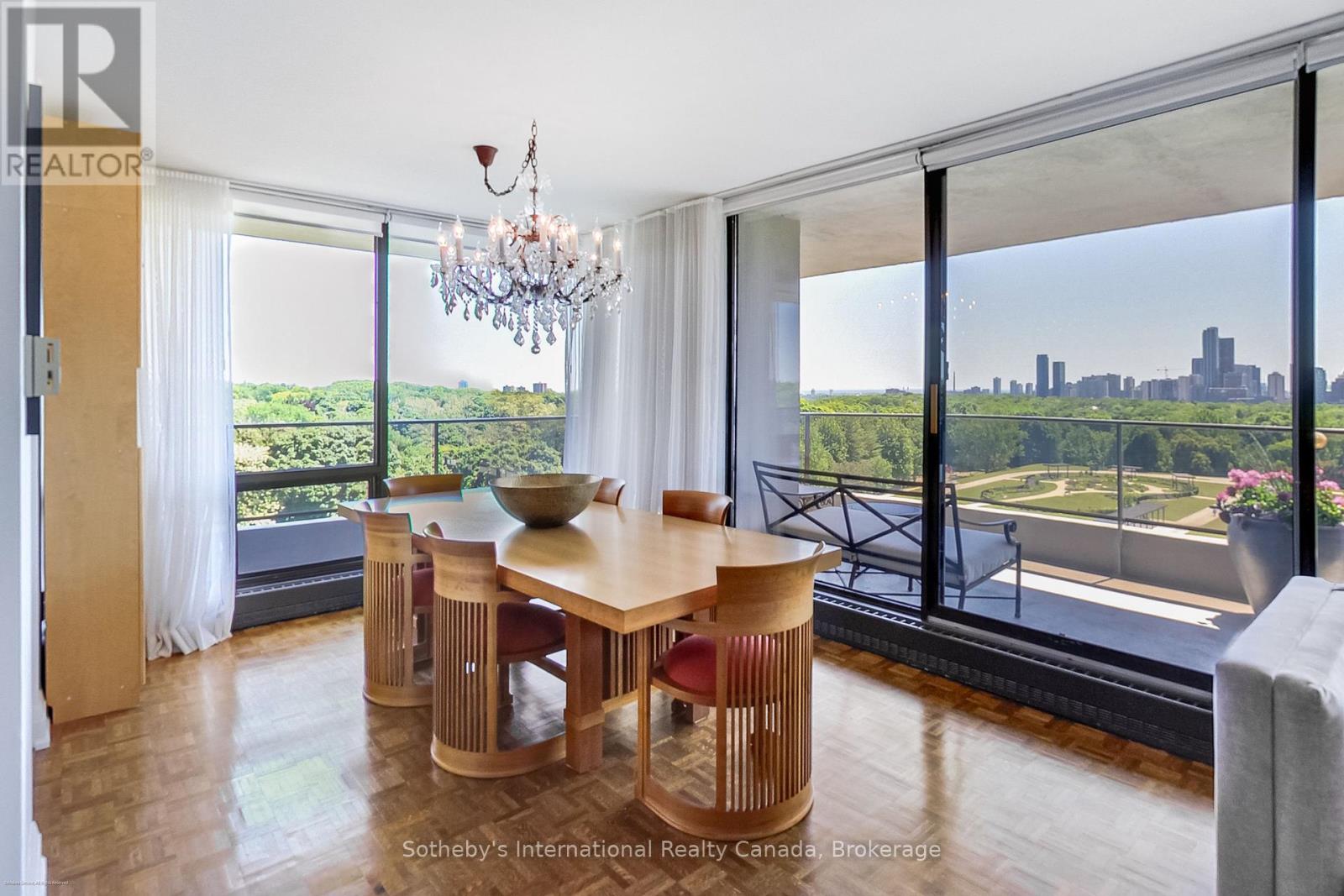 904 - 10 Avoca Avenue, Toronto, Ontario  M4T 2B7 - Photo 4 - C12065645