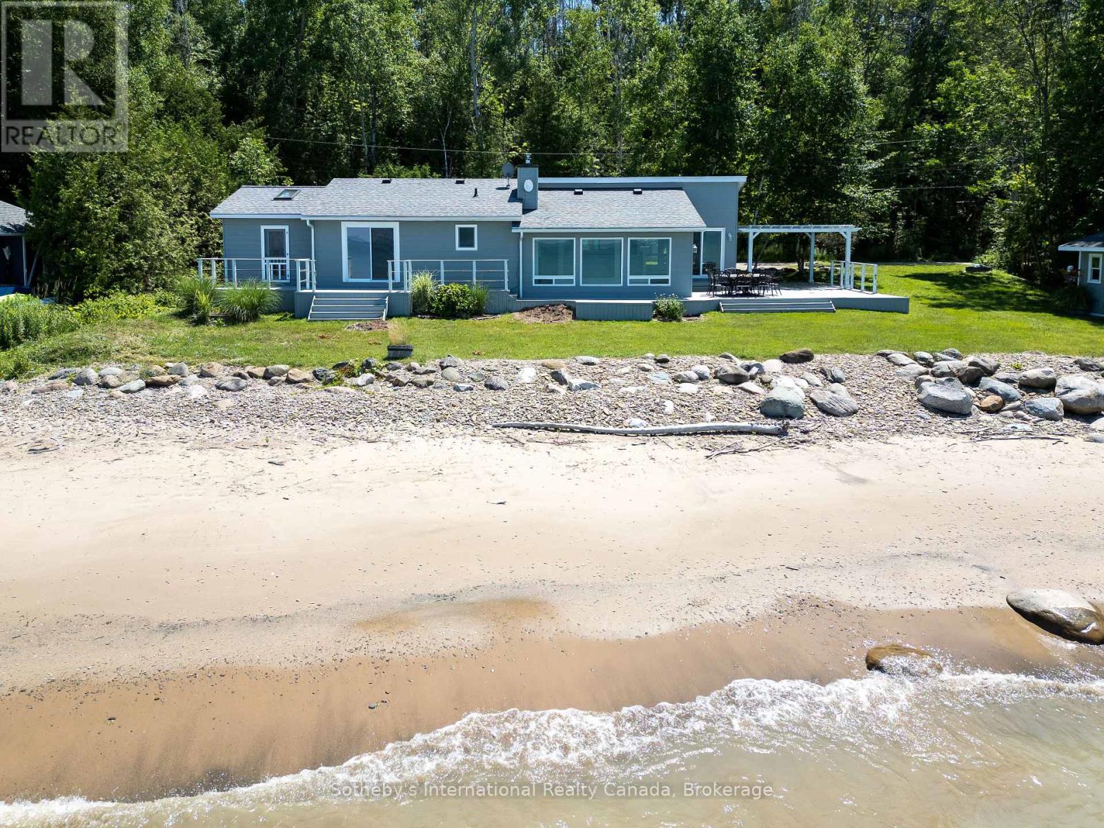 195 Fraser Street, Meaford, Ontario  N0H 2P0 - Photo 1 - X12065634
