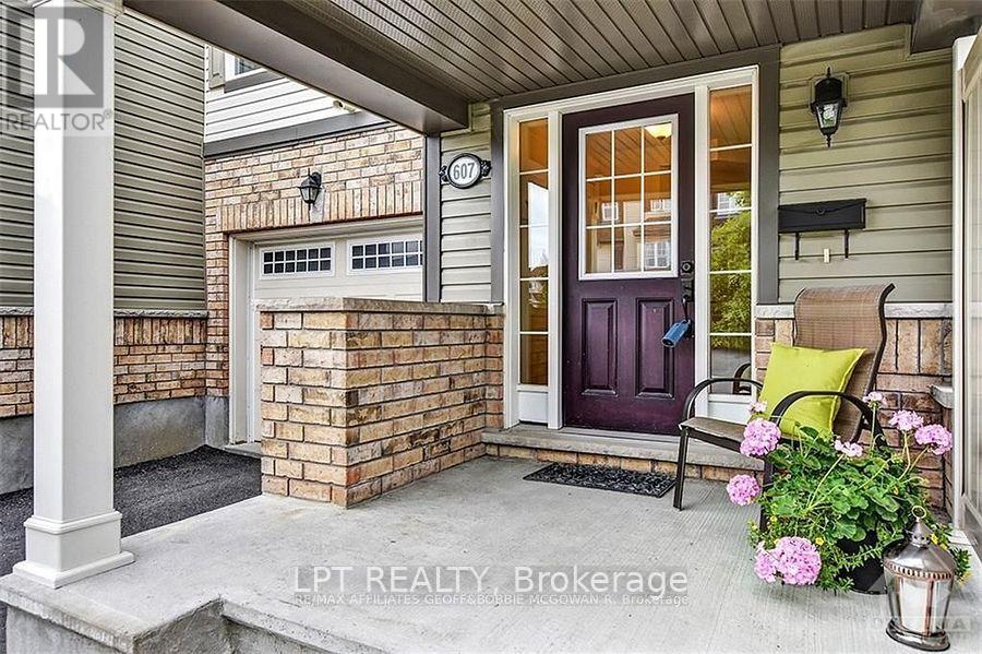 Property at 607 MEADOWCREEK CIRCLE image 2