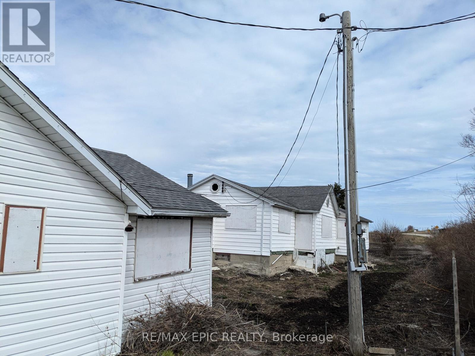 1833 Mersea Road E, Leamington, Ontario  N8H 3V4 - Photo 3 - X12065697