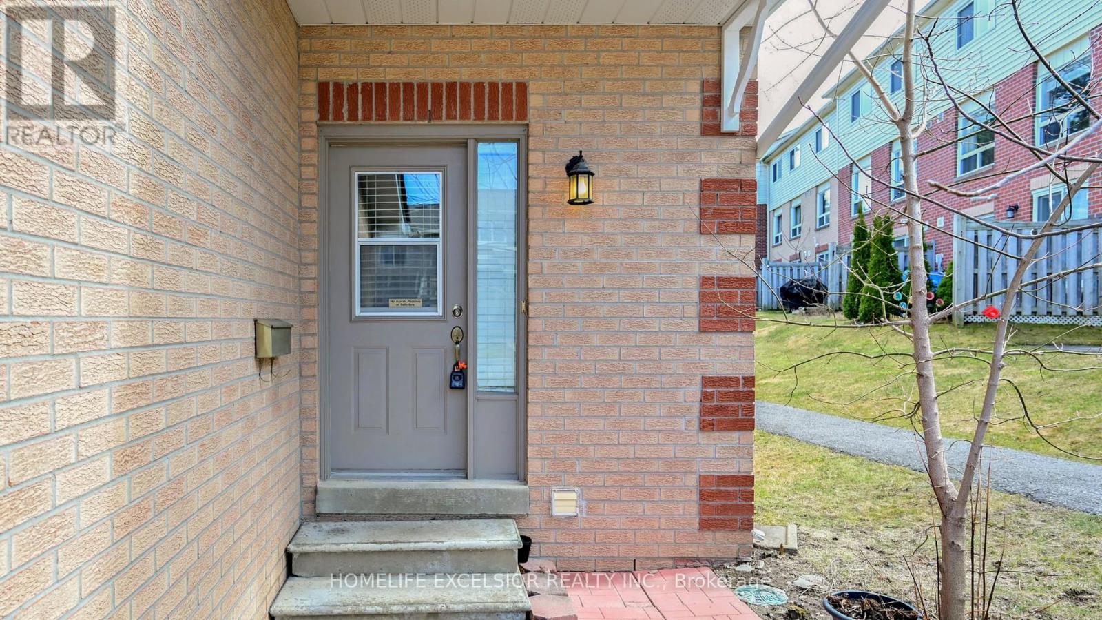 Property at 1 - 579 GIBNEY CRESCENT image 4