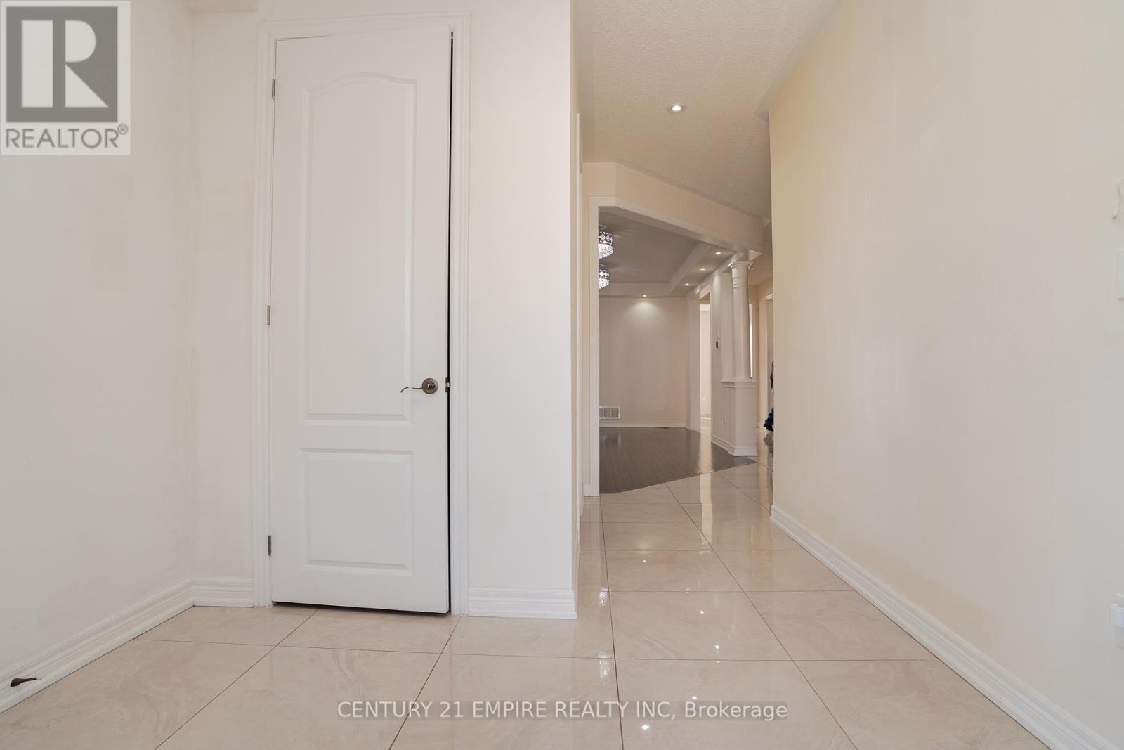 Property at 7 AMARETTO COURT image 4