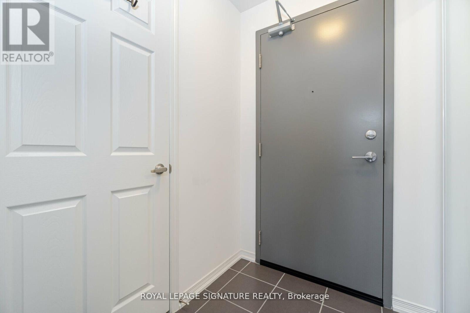 Property at 314 - 50 SKY HARBOUR DRIVE image 5