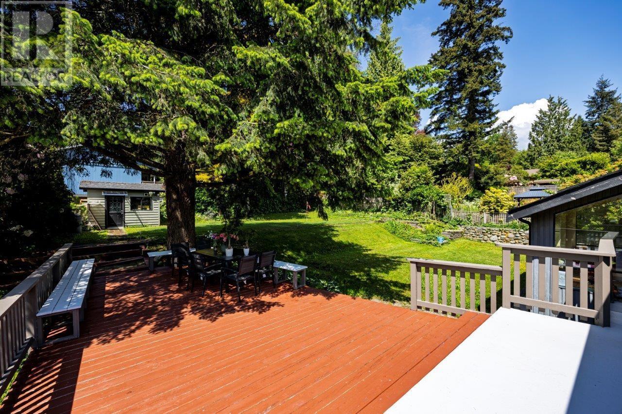 1427 Appin Road, North Vancouver, British Columbia  V7J 2T4 - Photo 2 - R2955332
