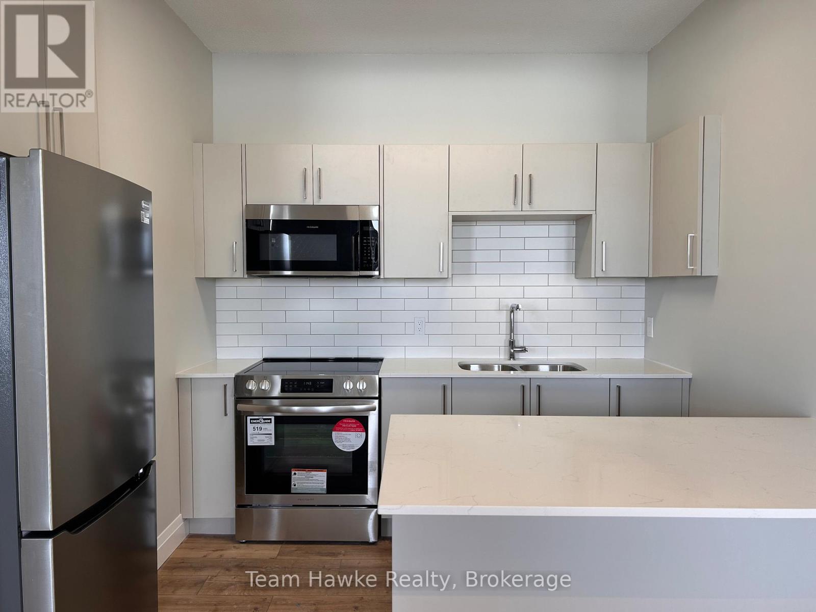 14 - 521 Bay Street, Midland, Ontario  L4R 1L2 - Photo 3 - S12065900