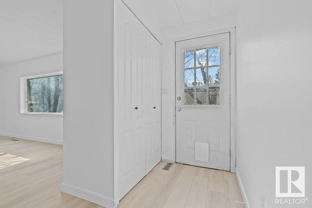 2 Meadow Cr Nw, Edmonton, Alberta  T6P 1G1 - Photo 4 - E4429453