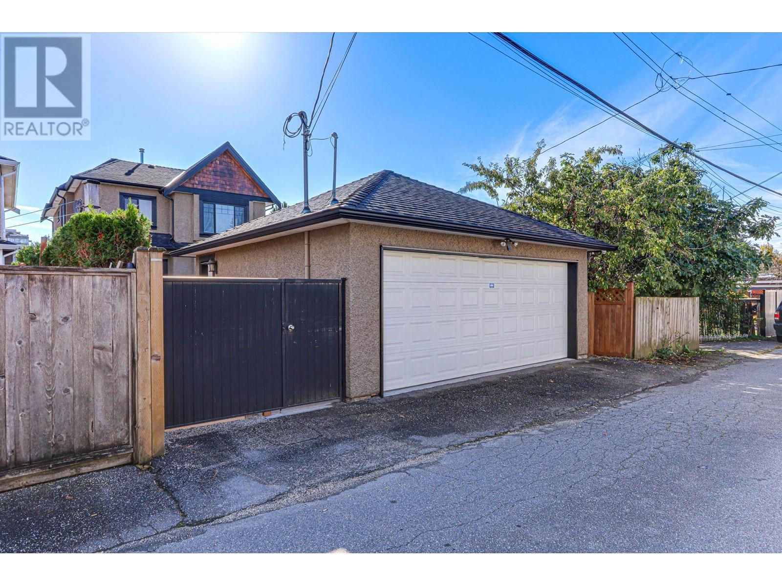 1529 W 66th Avenue, Vancouver, British Columbia  V6P 2R8 - Photo 16 - R2986631